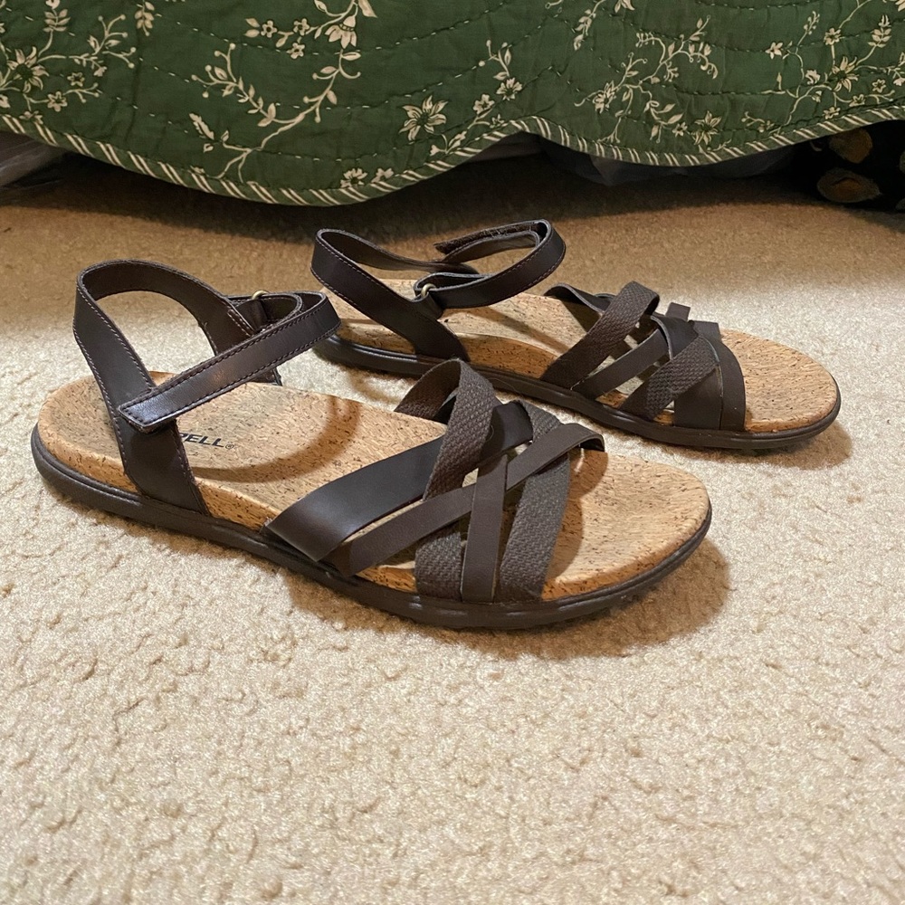 Brown MERRELL Around town Arin Sandal